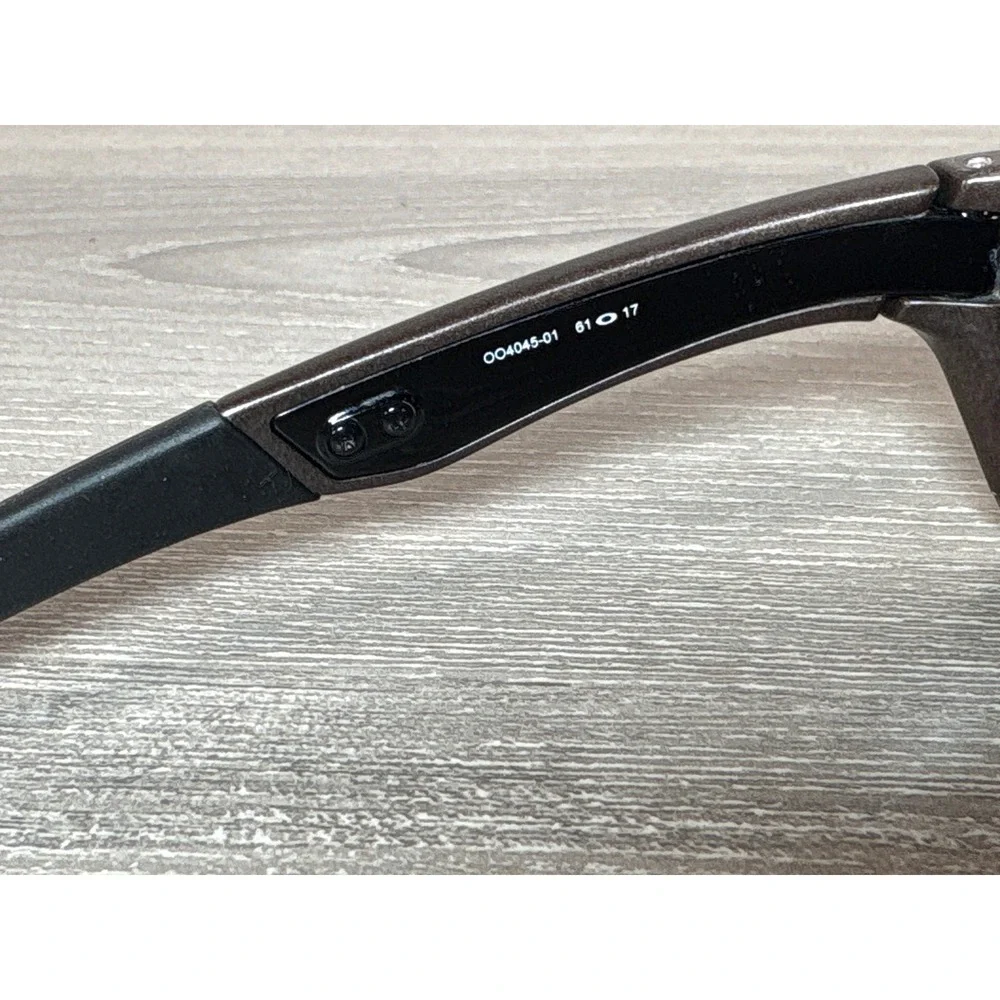 Oakley jury sunglasses